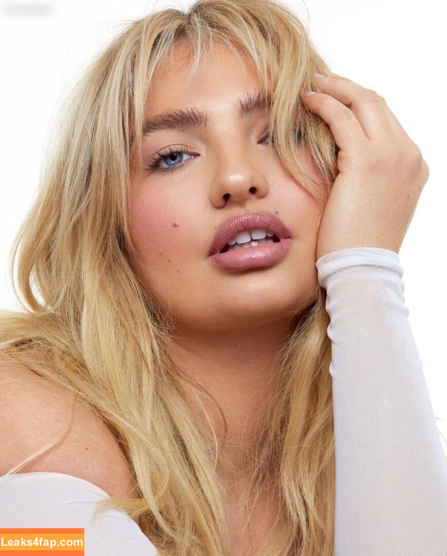 Sarina Nowak / sarinanowak leaked photo photo #0002