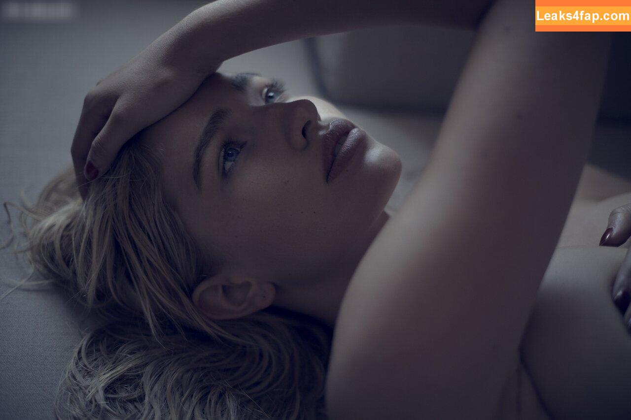 Sarina Nowak / sarinanowak leaked photo photo #0033
