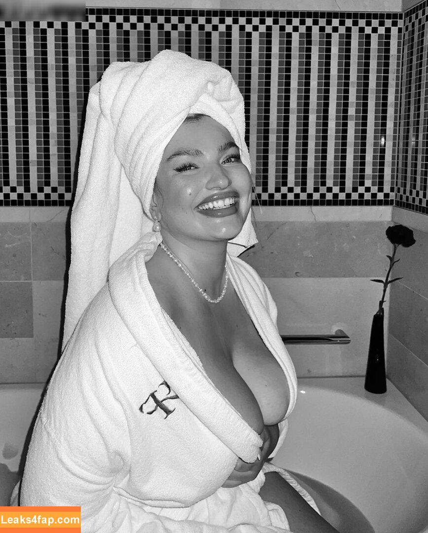 Sarina Nowak / sarinanowak leaked photo photo #0041