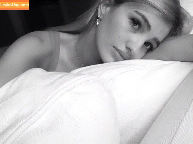 Sarina Nowak / sarinanowak leaked photo photo #0044