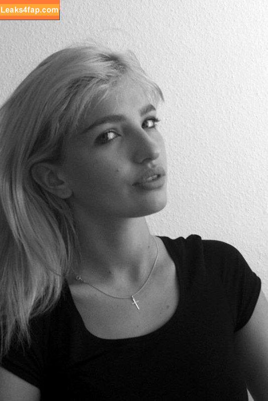 Sarina Nowak / sarinanowak leaked photo photo #0048