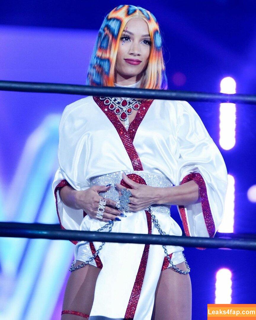 Sasha Banks / sashabankswwe / soxysasha leaked photo photo #0163