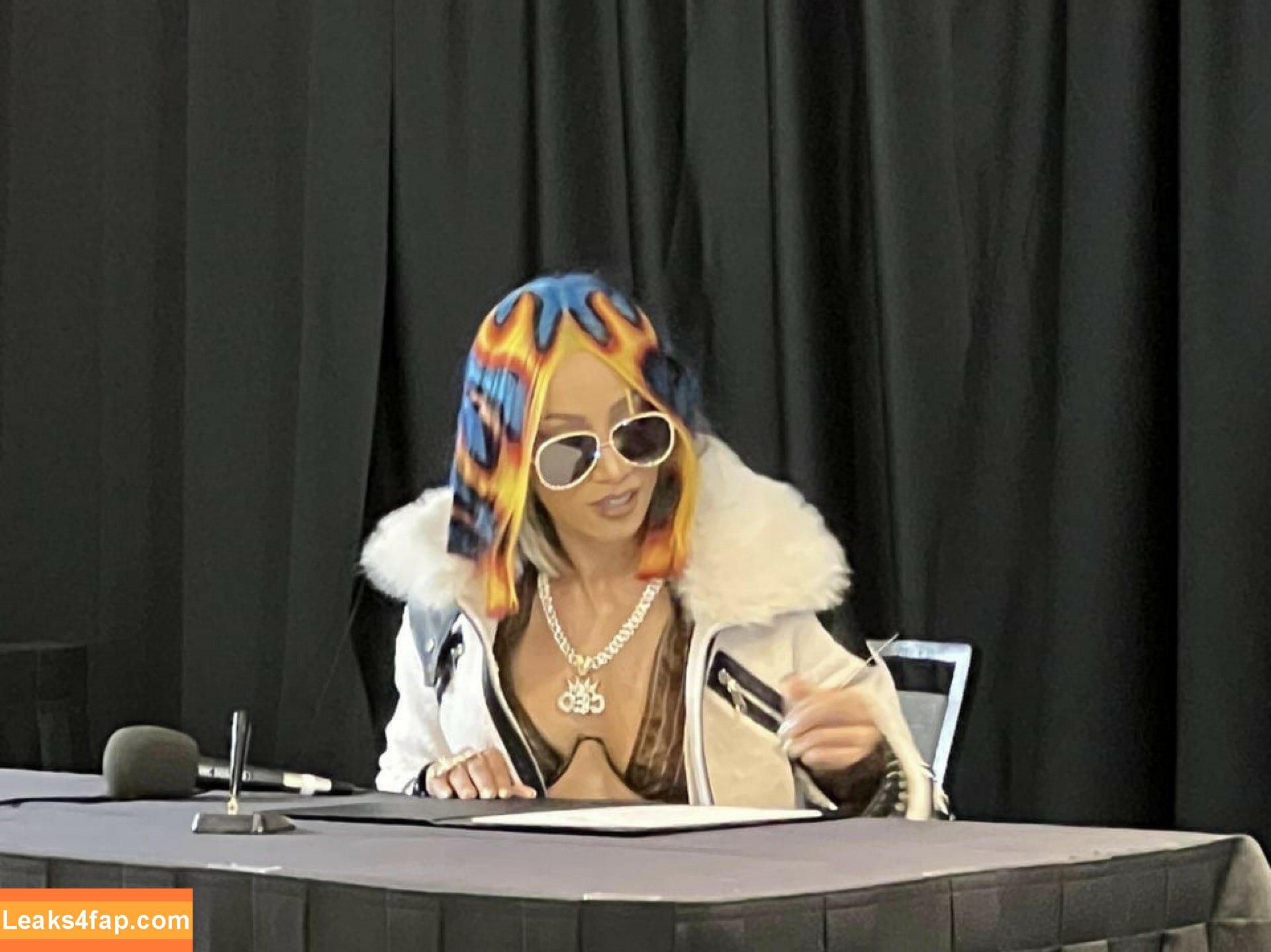 Sasha Banks / sashabankswwe / soxysasha leaked photo photo #0218