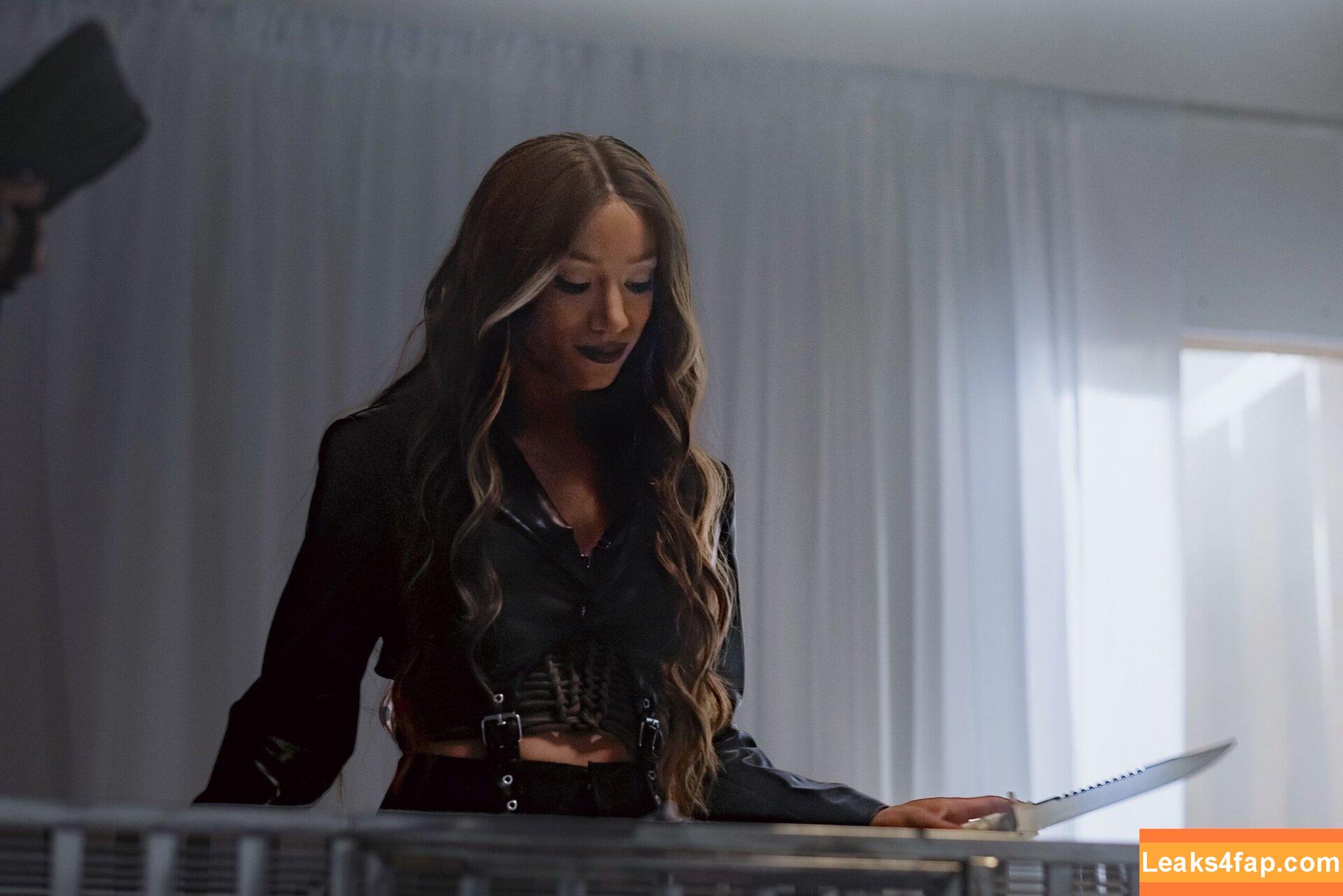 Sasha Banks / sashabankswwe / soxysasha leaked photo photo #0467