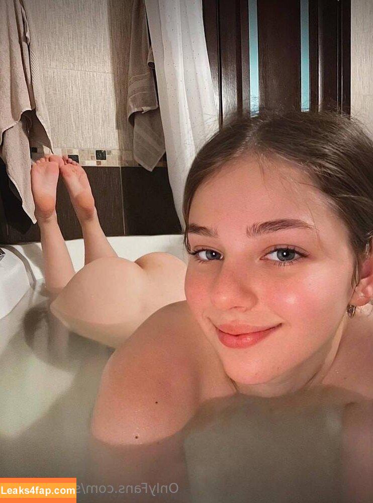 sasha_kitty / sashakitty__ leaked photo photo #0065