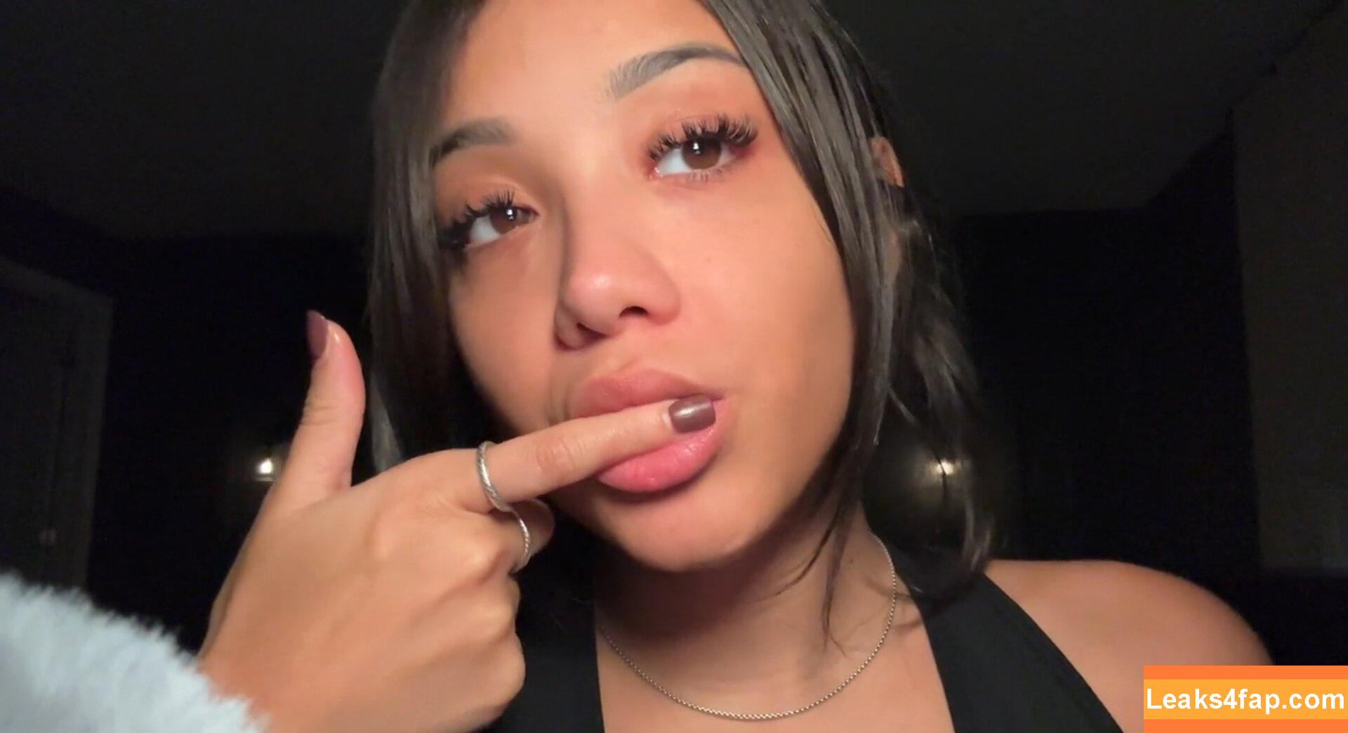 SassySounds ASMR / SassySoundsAsmr / https: / sassy.soundsasmr / selenaaasasmr leaked photo photo #0132