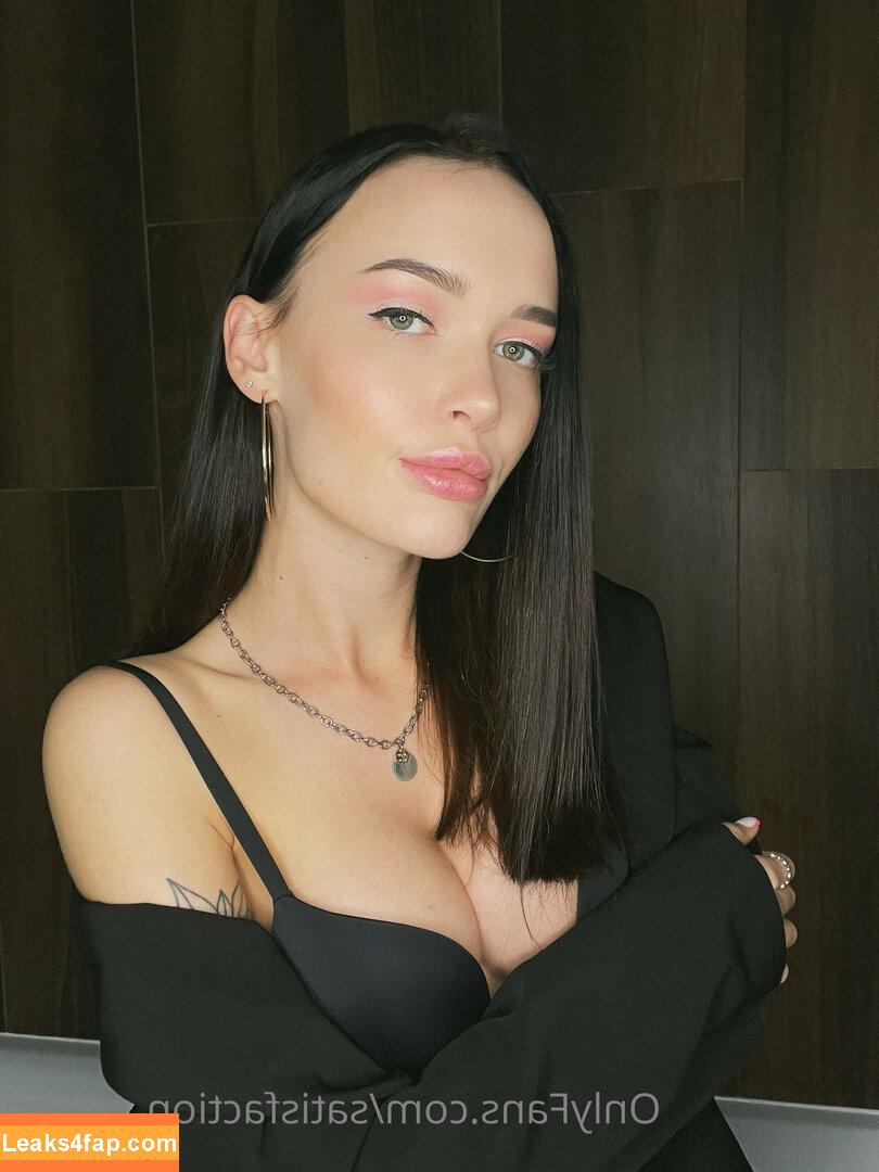 satisfaction_queen / itsyvicky leaked photo photo #0031