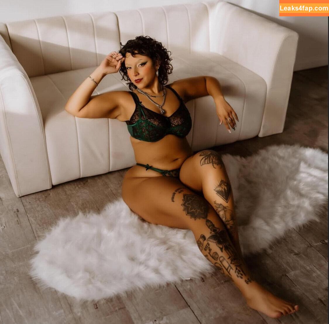 SauceyStassi / https: leaked photo photo #0008