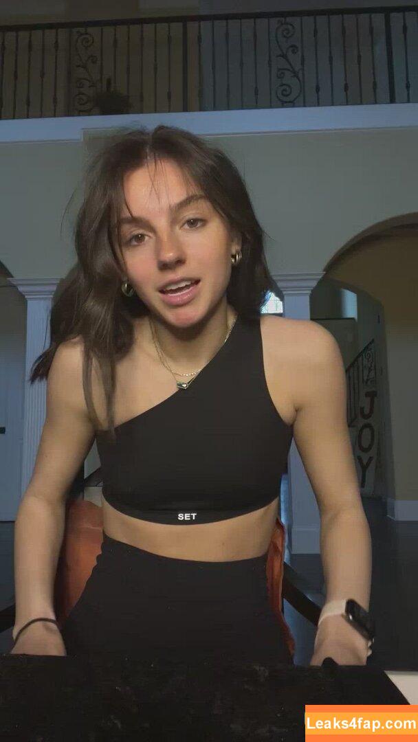 Savanna Demers /  leaked photo photo #0004