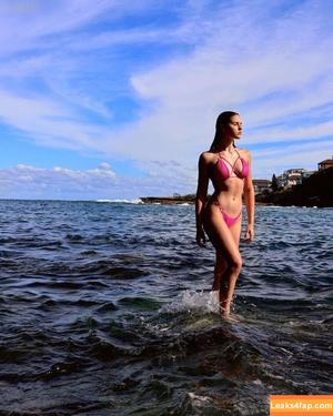 Savannah Clarke photo #0123