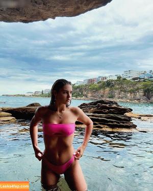 Savannah Clarke photo #0145