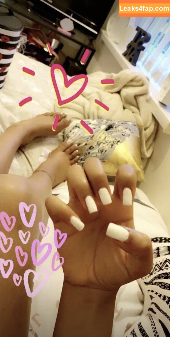 Savannah L Burke / SavannahBugXX / SavviBXX leaked photo photo #0001