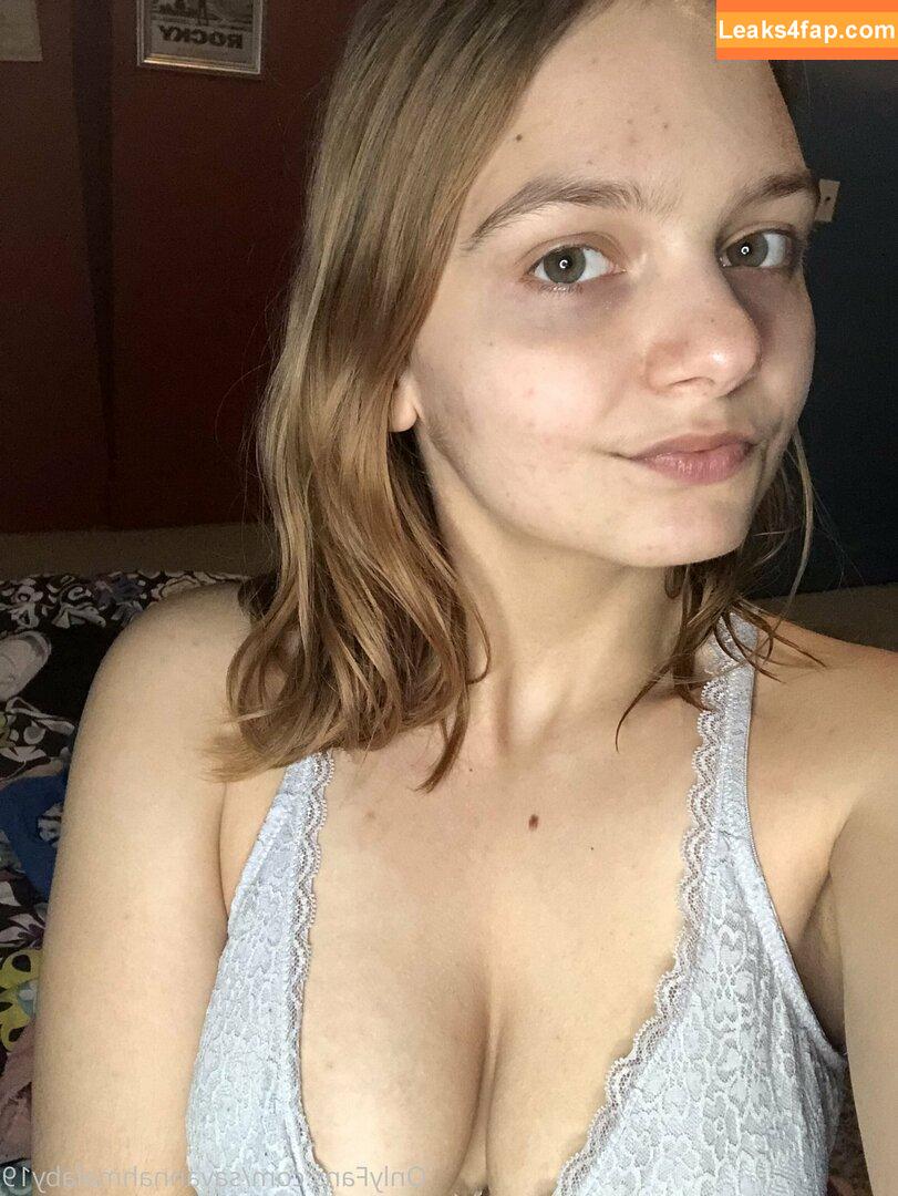 savannahmalaby19 / savannahmalaby leaked photo photo #0015