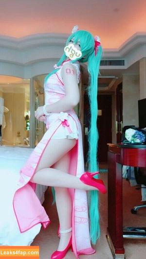 Saya Scarlet photo #0005