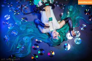 Saya Scarlet photo #0017