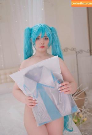 Saya Scarlet photo #0145