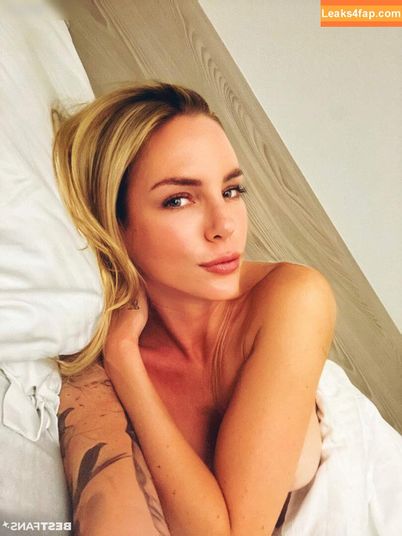 Scarletbitch / sinako__ / skyress_vip leaked photo photo #0142