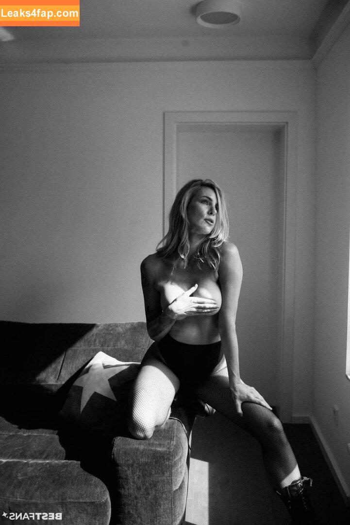 Scarletbitch / sinako__ / skyress_vip leaked photo photo #0151