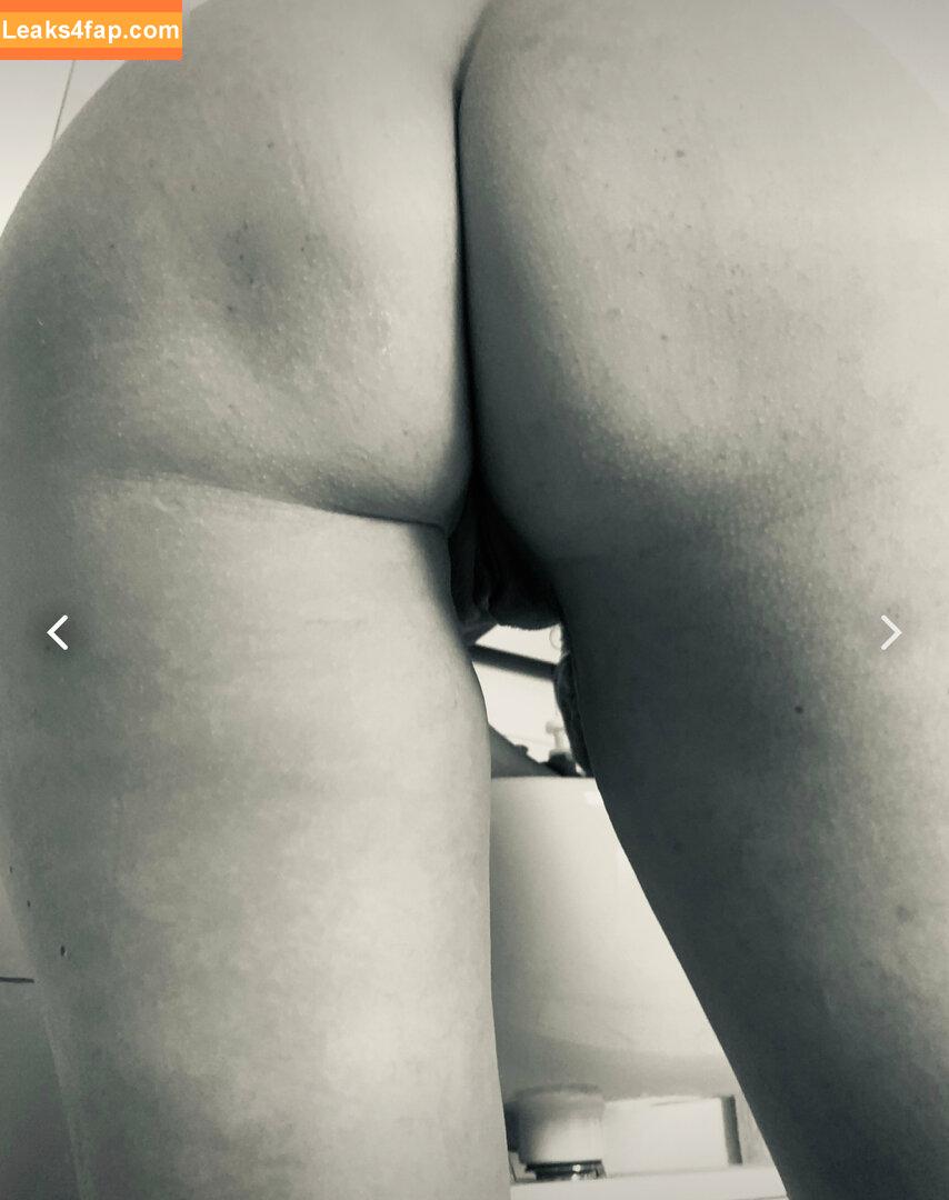 Scarletbitch / sinako__ / skyress_vip leaked photo photo #0227