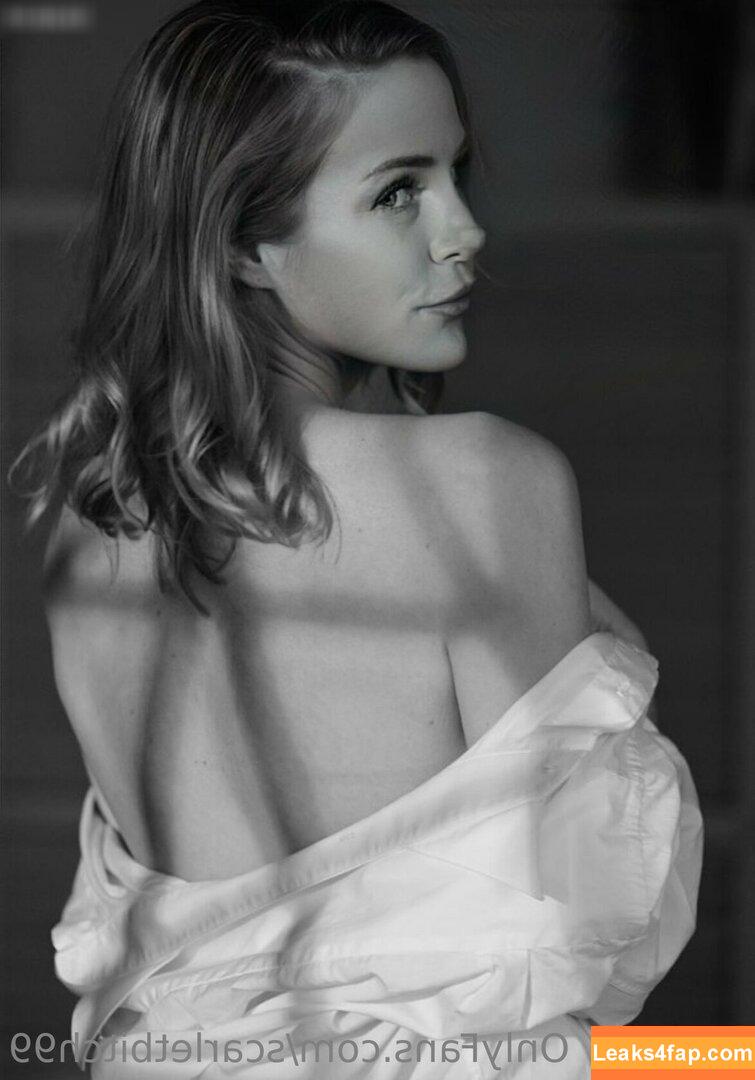 Scarletbitch / sinako__ / skyress_vip leaked photo photo #0250