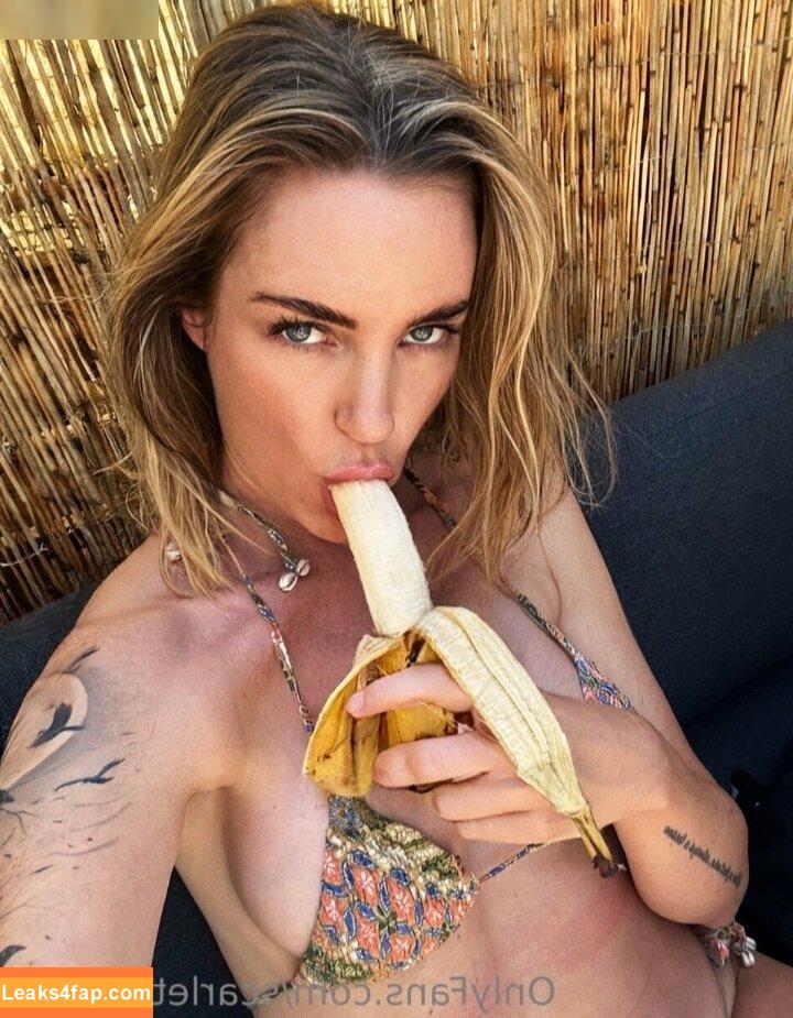 Scarletbitch / sinako__ / skyress_vip leaked photo photo #0297