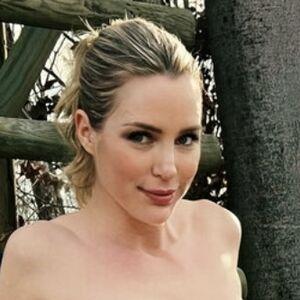 Scarletbitch photo #0026