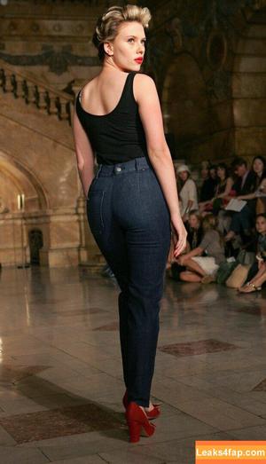 Scarlett Johansson photo #0698