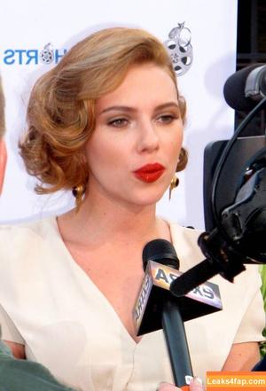 Scarlett Johansson photo #2600