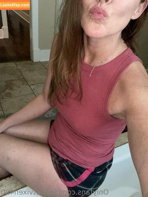 Scarletvixen420 photo #0085