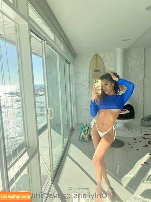 Scarlit Scandal фото #0002