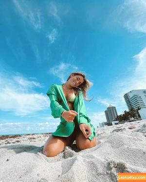 Schlenker Sisters photo #0055