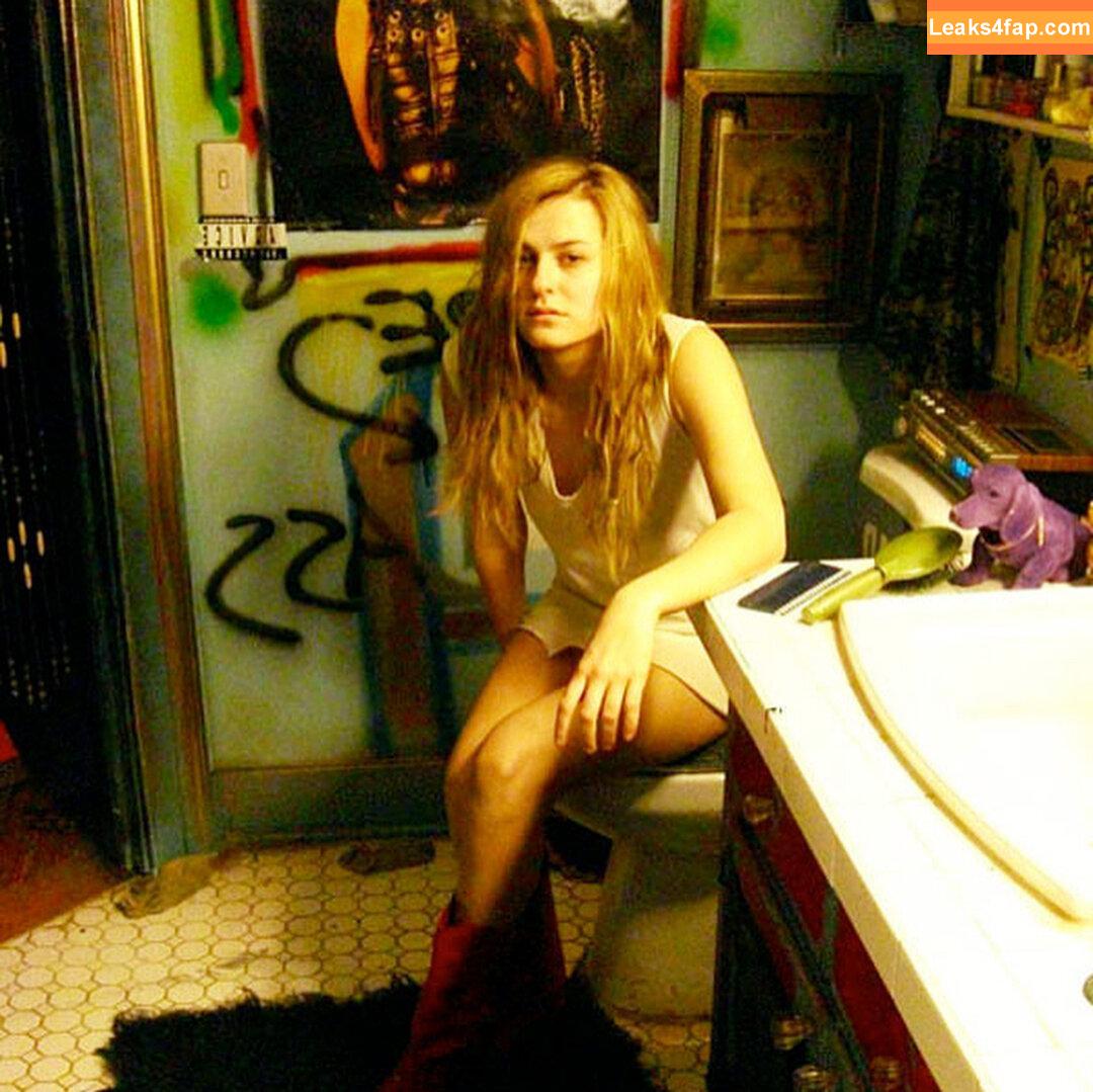 Scout Taylor-Compton / undertheseascout leaked photo photo #0079