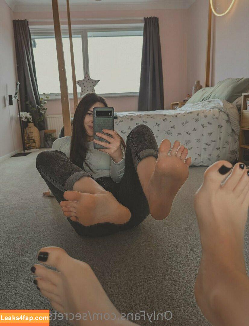 secretsexyfeet /  leaked photo photo #0062