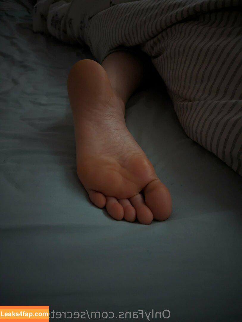 secretsexyfeet /  leaked photo photo #0076