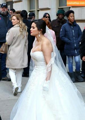 Selena Gomez photo #0919