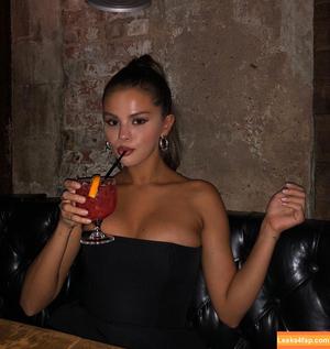 Selena Gomez photo #0997