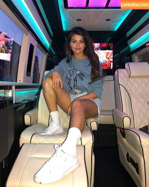 Selena Gomez photo #1006