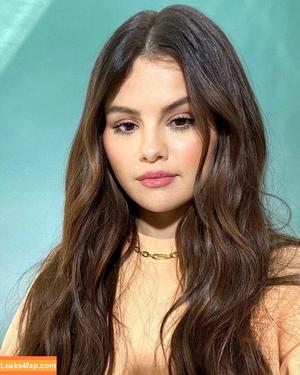 Selena Gomez photo #1010