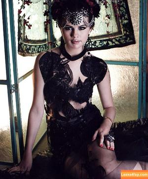 Selena Gomez photo #1030