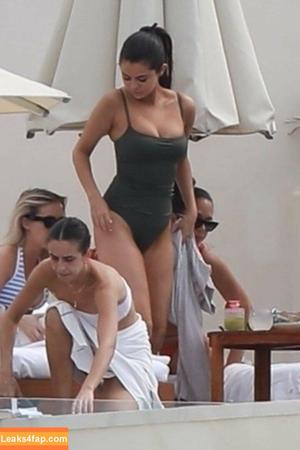 Selena Gomez photo #1032