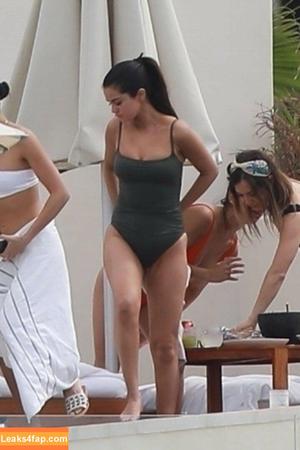 Selena Gomez photo #1035