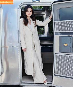 Selena Gomez photo #1063