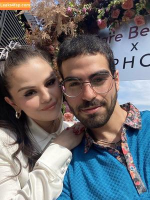 Selena Gomez photo #1073