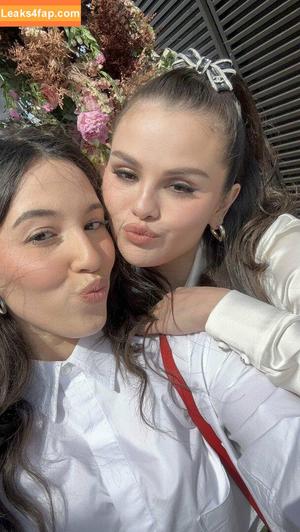 Selena Gomez photo #1081