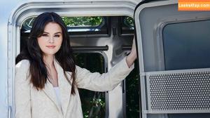 Selena Gomez photo #1094