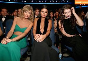 Selena Gomez photo #1141