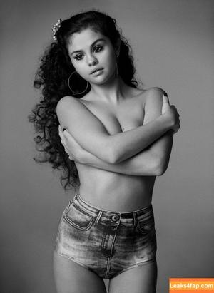 Selena Gomez photo #1166