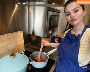 Selena Gomez photo #1189