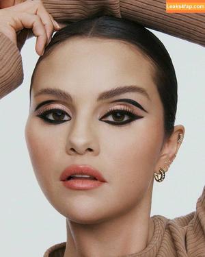 Selena Gomez photo #1268