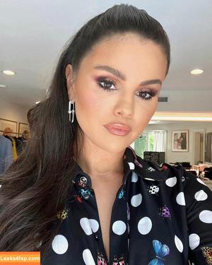Selena Gomez photo #1336